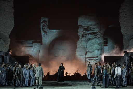 Nabucco_Al centro Csilla Boross (Abigaille)_Yasuko Kageyama, Opera di Roma Caracalla 2016_0023